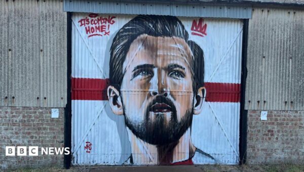 Kane and Bellingham murals celebrate World Cup run