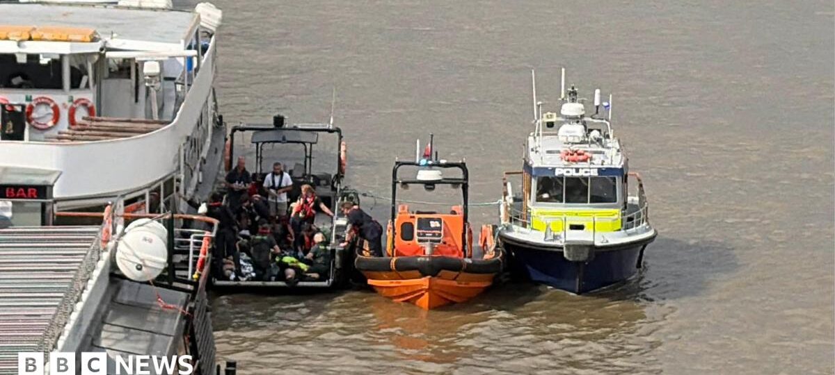 Officers hurt as police boat hits Westminster Bridge