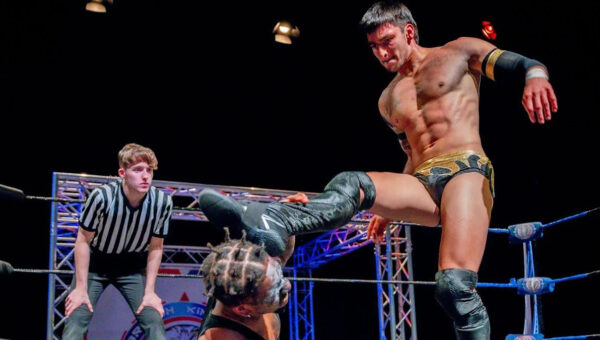 Estate agent becomes Mexican lucha libre wrestler