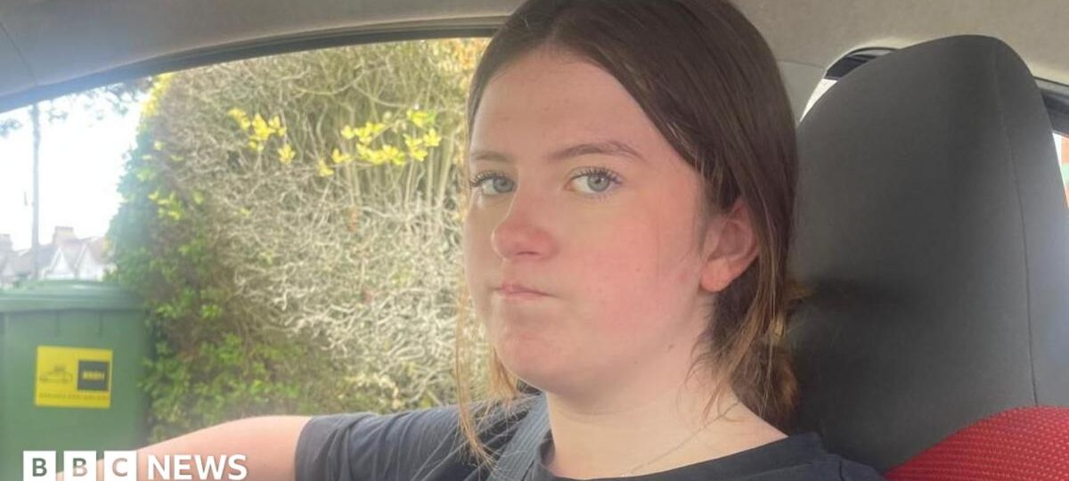 Teen stuck on M25 for eight hours on first drive