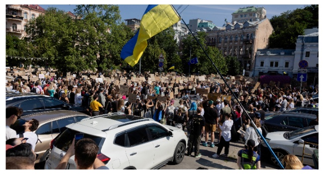 Bitter Row Splits Ukraine’s Military Leadership After Defence Minister Ousted