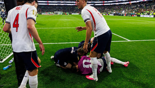 Jordan Henderson falls over wall, stretchered off with potential arm injury after England's win over Mexico