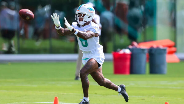 Dolphins WR dishes on offseason throwing sessions with Malik Willis