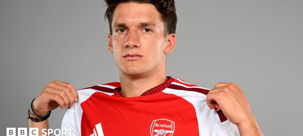 Arsenal sign Greek forward Tzolis for £34m