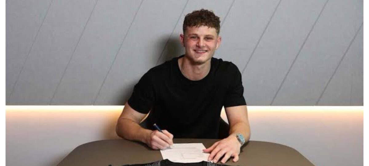 Transfer: Chelsea announce deal for Merrick