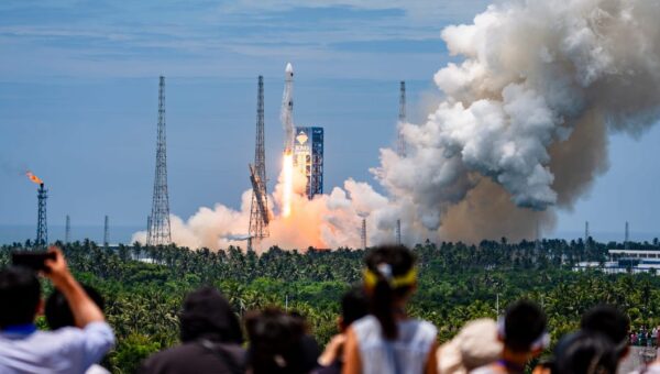 Watch China land a reusable rocket for the first time, a new challenge for Elon Musk’s SpaceX