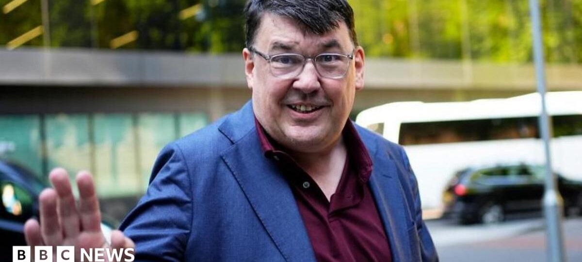 Graham Linehan receives settlement from Met over online post arrest