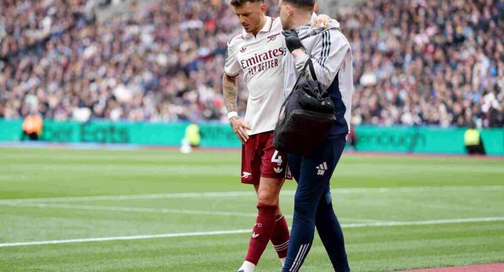 Arsenal exit talk cools as injury complicates interest