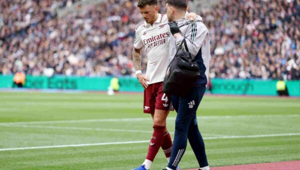 Arsenal exit talk cools as injury complicates interest