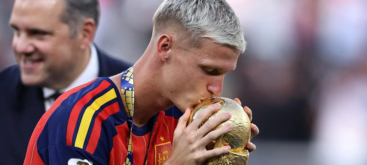 ‘He’s lying’ – Dani Olmo blasts Roberto Ayala’s apology after World Cup final punch