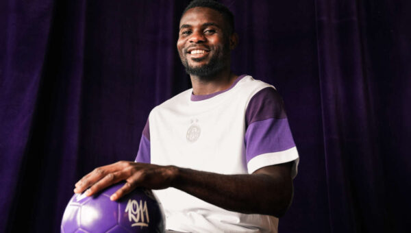 Transfer: Nigerian defender seals move to FK Austria Wien