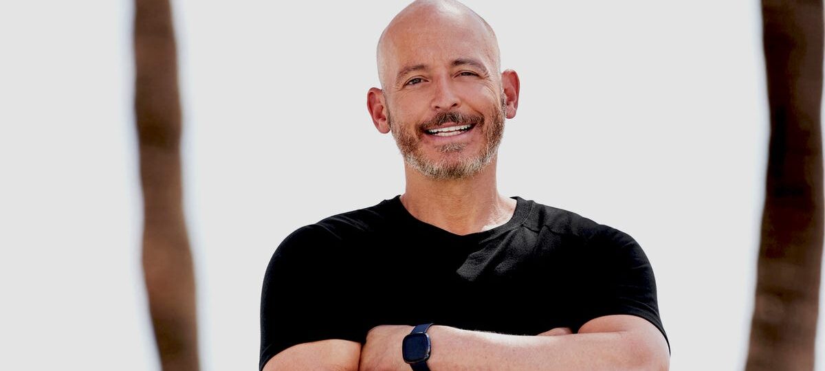 A 51-year-old personal trainer shares his 20-minute workout to build an maintain muscle