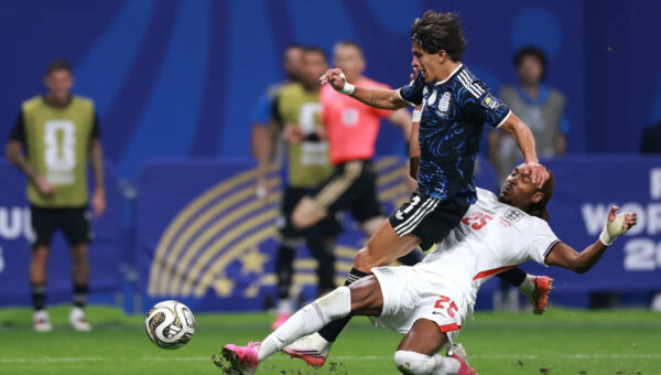 Inter prepare for Tottenham talks over Spence transfer