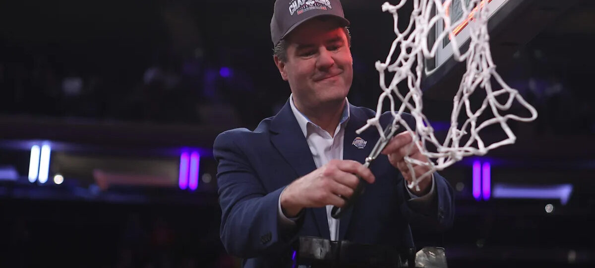 Tom Moore announces retirement after 21 years with UConn