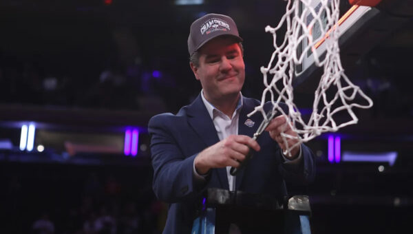 Tom Moore announces retirement after 21 years with UConn