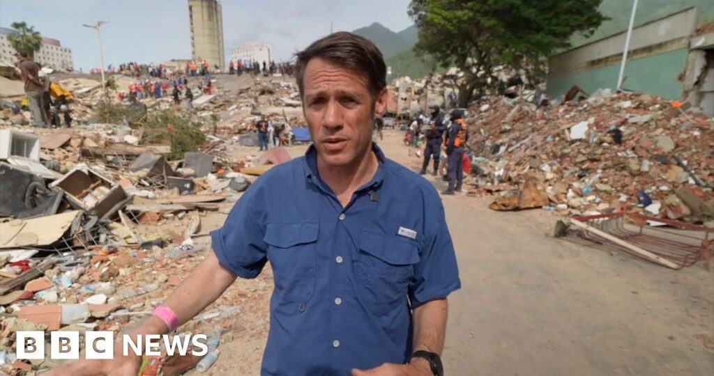 Families search for earthquake survivors in one of Venezuela’s hardest hit areas