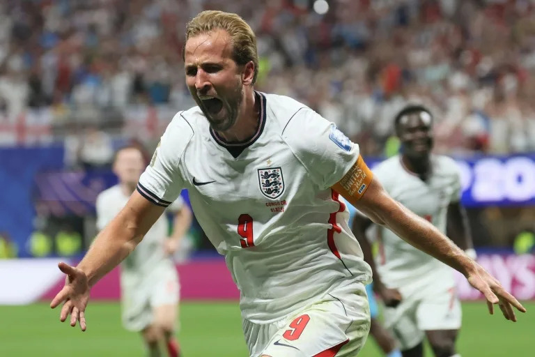 Kane rescues England after DR Congo scare; US eye last 16