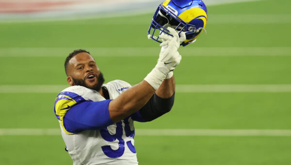 Ex-Pro Bowl DB shares overlooked benefit of Aaron Donald possibly returning