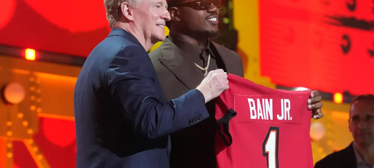 Bucs' Rueben Bain Jr. stays in the NFC South in 2026 NFL Draft redo