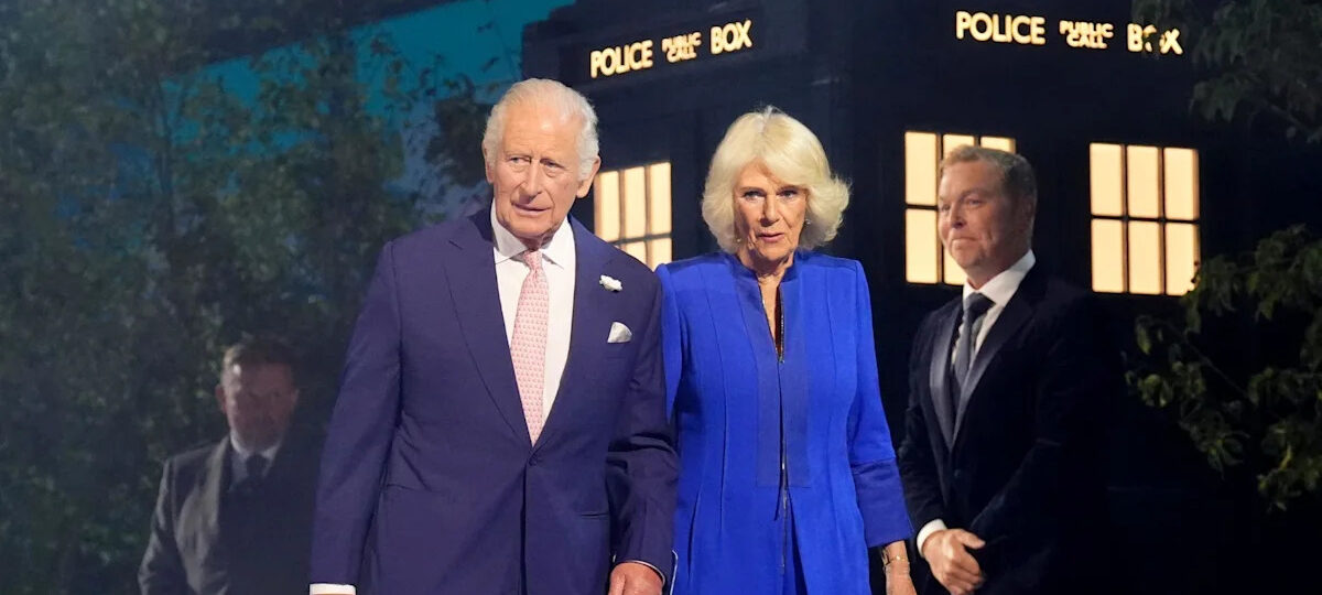 King and Queen emerge from Tardis to open Glasgow Commonwealth Games
