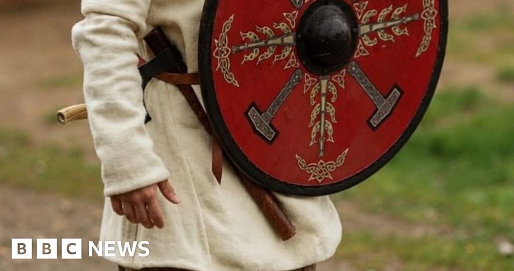 Viking re-enactor prepares to walk 100 miles in Viking clothing