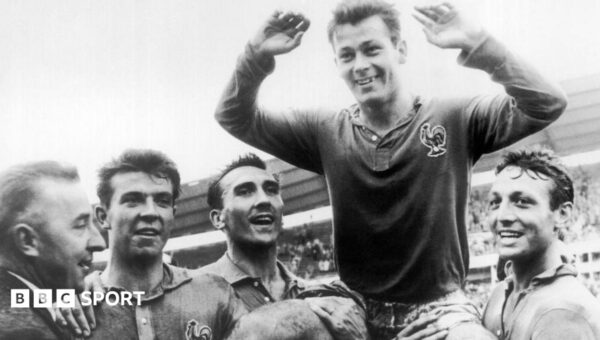 Borrowed shoes, no Golden Boot – the story of the World Cup’s greatest scorer
