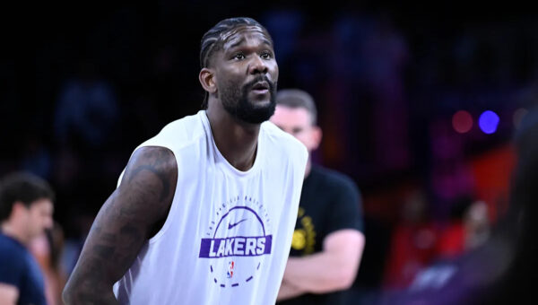 Lakers reportedly trading Deandre Ayton to Wizards for Jaden Hardy, 2 second-round picks