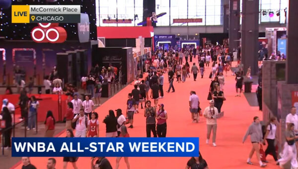 Obama greets WNBA players as fans get excited for All-Star Game in Chicago