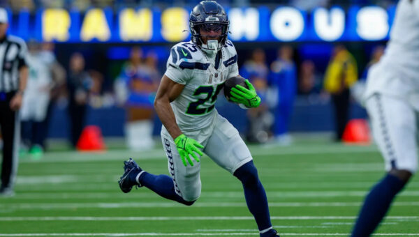 Seahawks Roster News: Running back Kenny McIntosh waived