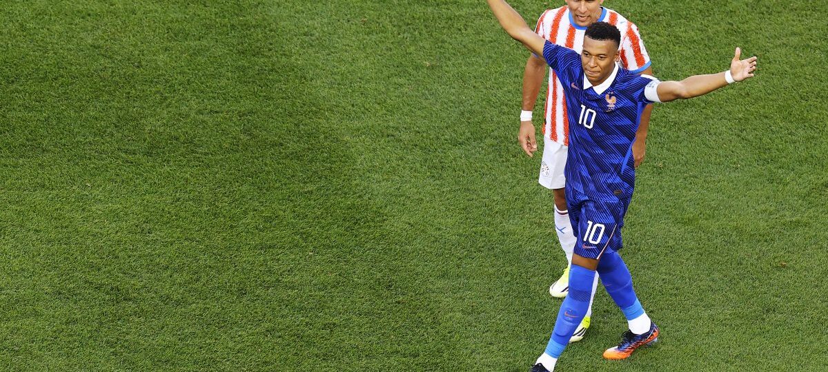 EXCLUSIVE | Tony Cascarino on France: “I don’t think there’s any defence that’s going to stop them.”