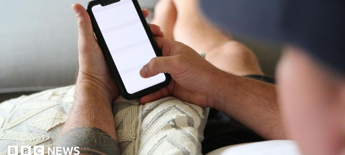 Trains and emergency calls affected after major outage at Australia's largest telecoms company