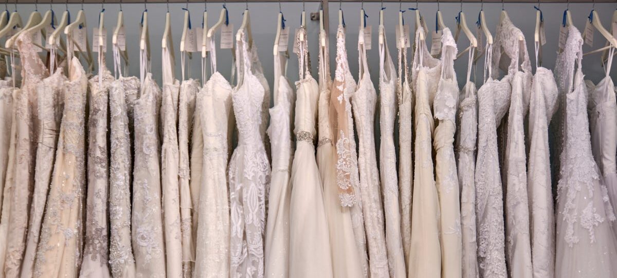I worked at a bridal salon for 7 years. Here are 6 big mistakes I saw brides make when buying a wedding dress.