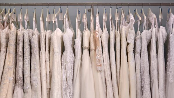 I worked at a bridal salon for 7 years. Here are 6 big mistakes I saw brides make when buying a wedding dress.