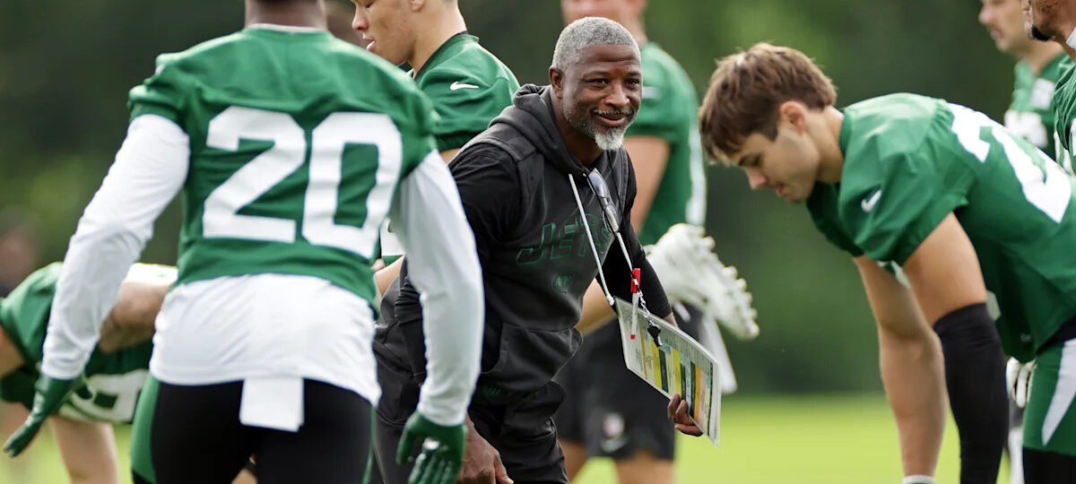 Aaron Glenn shares what most excites him about calling the Jets' defense