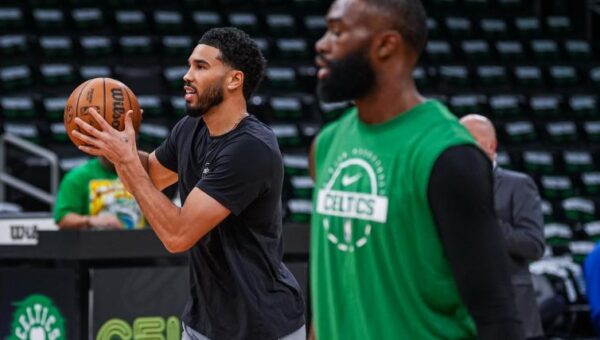 Why fans think Jayson Tatum took shot at Jaylen Brown with ‘smartest person in the room’ speech to campers