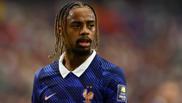 Bayern Munich News: Liverpool, FC Bayern battling over PSG’s Bradley Barcola?; Inter Milan, Juventus eyeing John Stones?; and MORE!