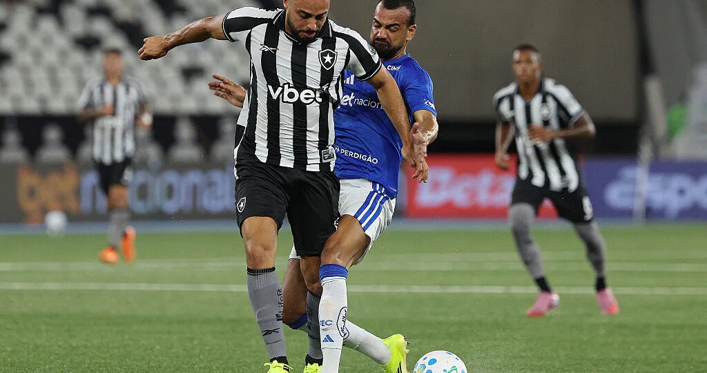 Cruzeiro and Botafogo line up for Brasileirão six-pointer