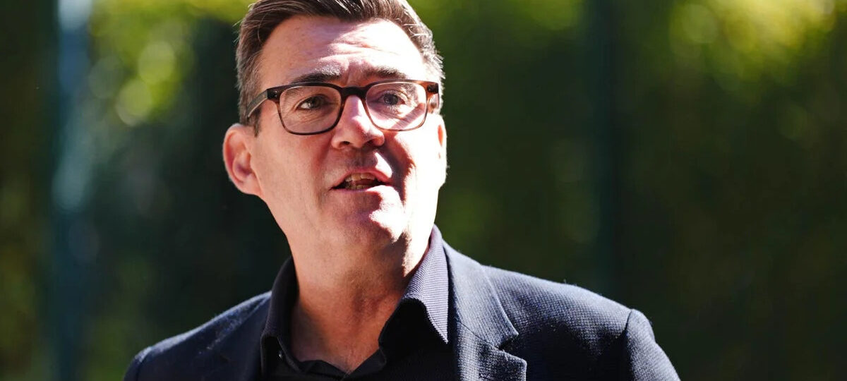 Burnham says Infantino is ‘wrong man to lead’ Fifa and calls for him to quit