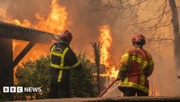 More than 250,000 flee wildfires in France and Spain