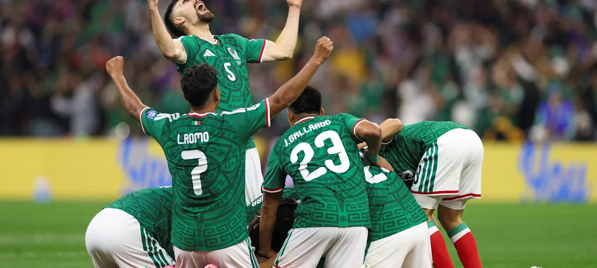 Mexico breaks 40-year streak to reach Round of 16 in World Cup, hours after fans gave Ecuador an earful