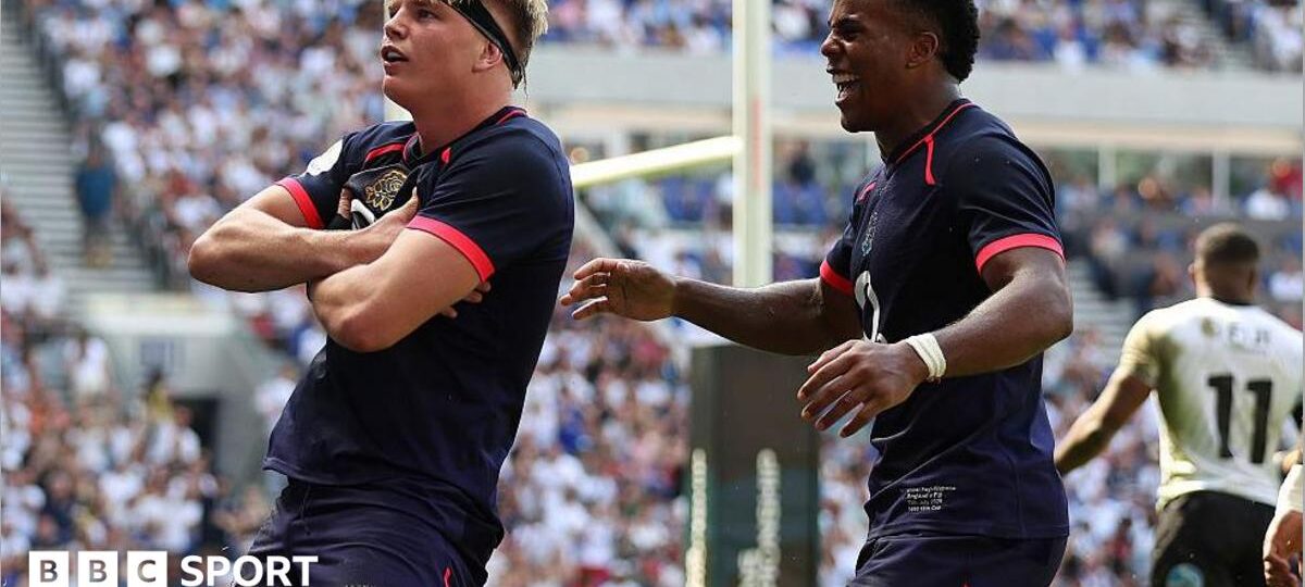 Eleven-try England thrash sorry Fiji to end losing run