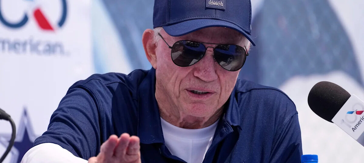 Jerry Jones and Dallas Cowboys arrive at training camp without off-field distractions