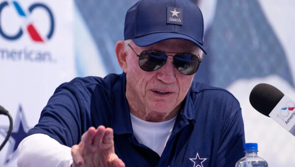Jerry Jones and Dallas Cowboys arrive at training camp without off-field distractions