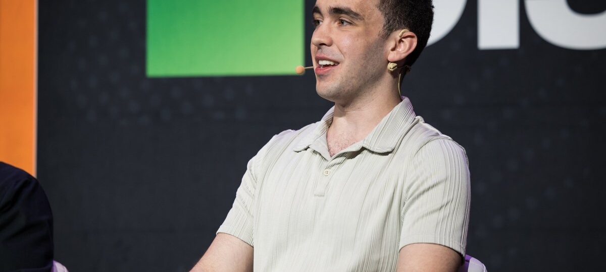 Filing: College app Fizz accuses VC of sharing confidential startup information with rival Sidechat