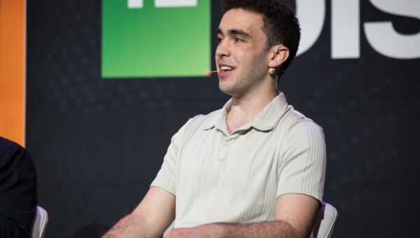 Filing: College app Fizz accuses VC of sharing confidential startup information with rival Sidechat