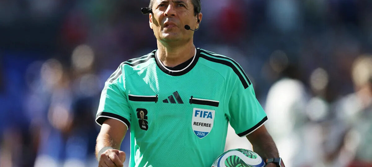 Who is the referee for Mexico vs England in World Cup round of 16?