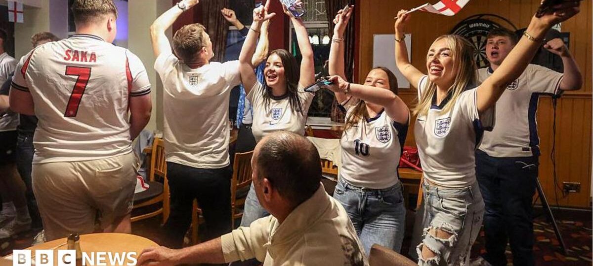 Pubs can stay open for full Norway game - even if kick-off delayed