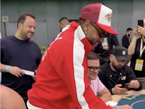 Neymar plays in poker tournament hours before Santos match