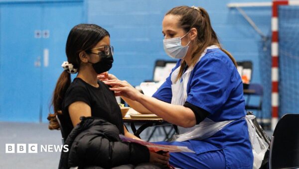 Teenagers from 15 should be given MenB vaccine, say UK experts after Kent outbreak