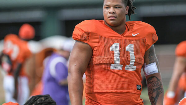 Chiefs highlight rookie pass-rusher’s ‘aura’ at training camp practice